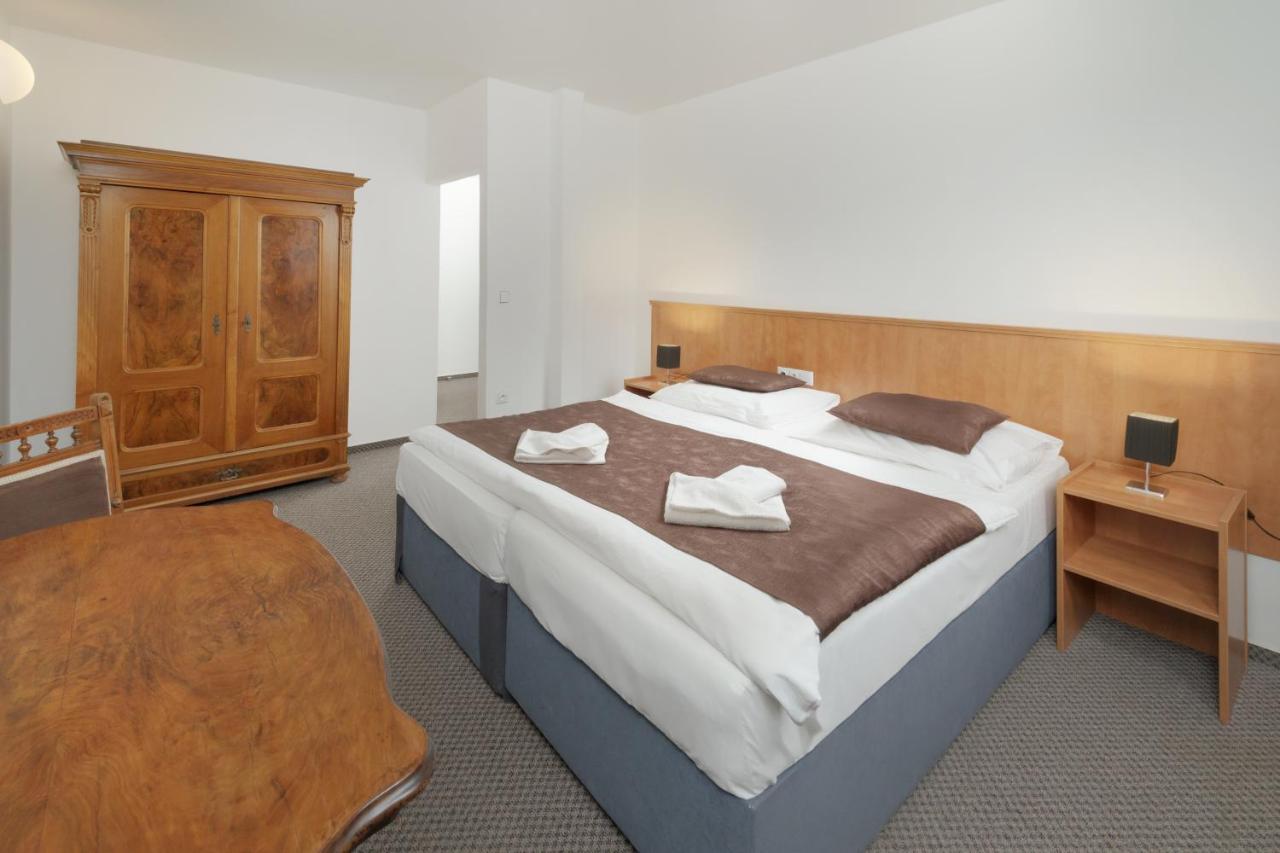 Hotel Na Staré poště Jilemnice Esterno foto